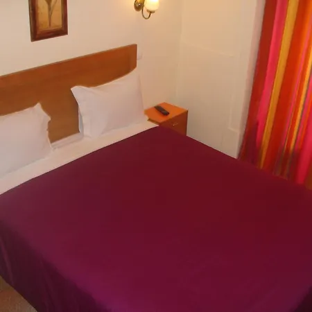 Pensao Estacao بيت ضيافة Lisboa