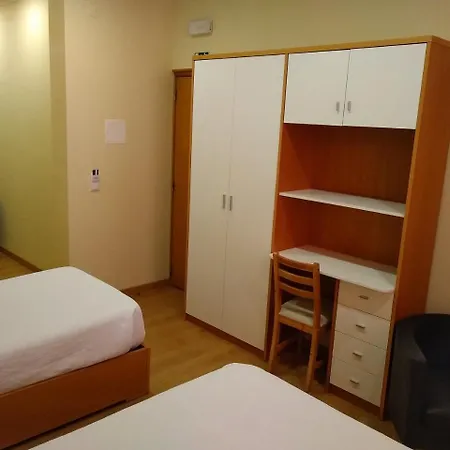 Guest house Pensao Estacao 2*