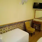 Πανσιόν Pensao Estacao 3*