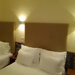 Πανσιόν Pensao Estacao 3*
