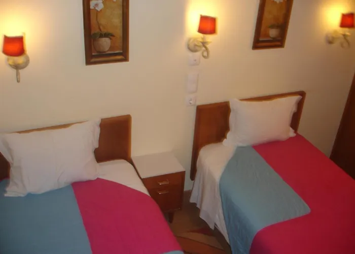 Pensión Pensao Estacao 3*